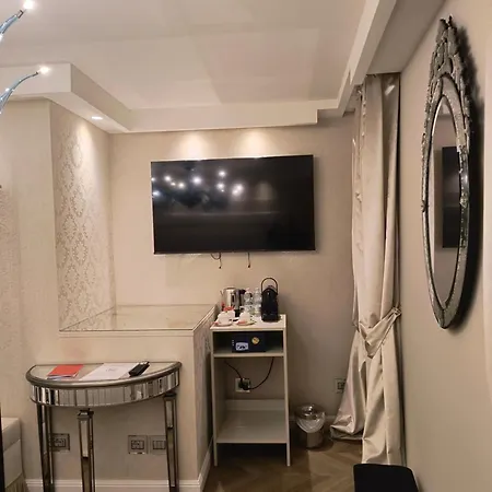 Ca Dell'arte Boutique לינה וארוחת בוקר 4*