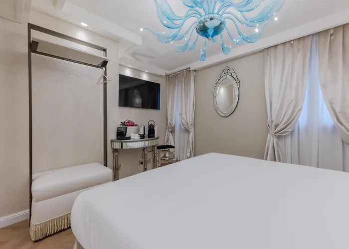 Cà Dell'arte Boutique Couette-café 4*