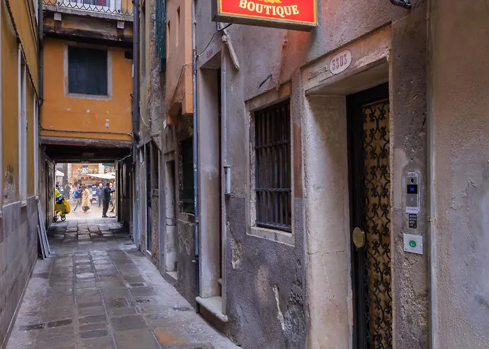 Cà Dell'arte Boutique Couette-café 4*